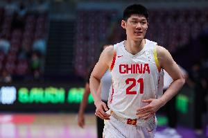 大基本功！胡金秋上半场2投2中 得到5分3篮板1抢断&正负值为+7