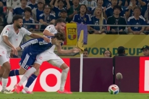 铃木唯人：我已经康复可以正常踢好比赛，对阵瑞典也要争取获胜
